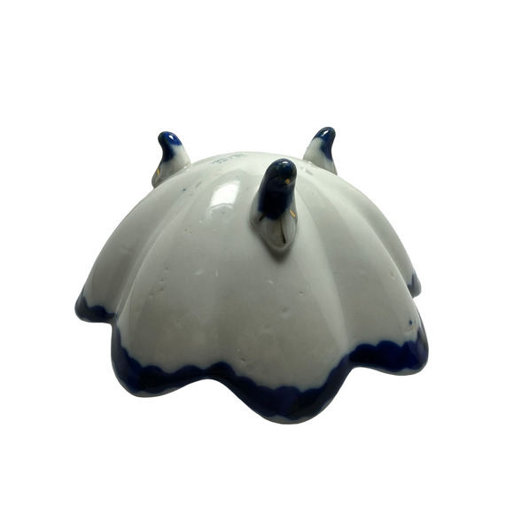 Beautiful! Vintage! Tri-Footed Hand-Painted, Floral Nut or Trinket Dish! - Picture 6 of 11